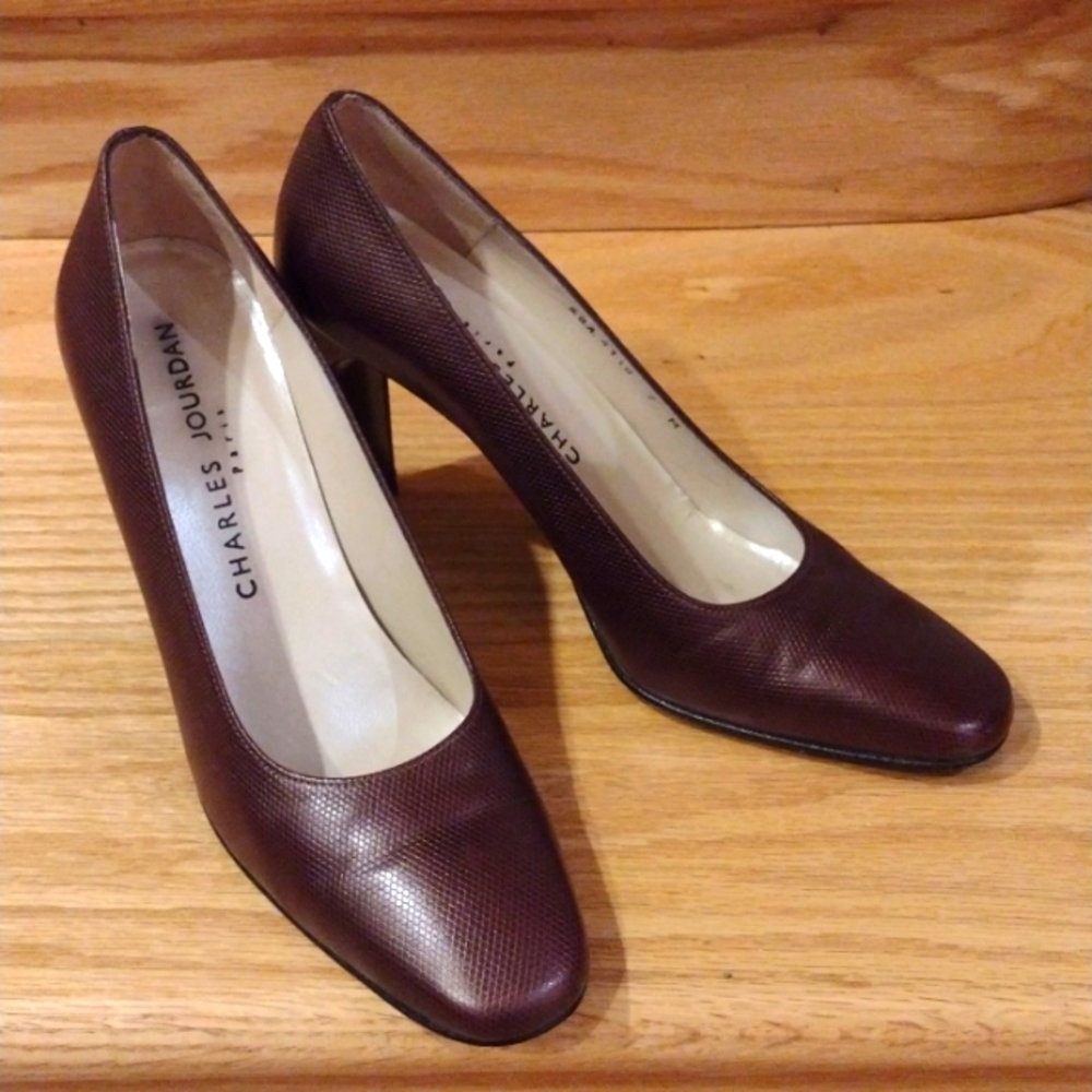Charles Jordan Paris Burgundy Heel Size 7 M